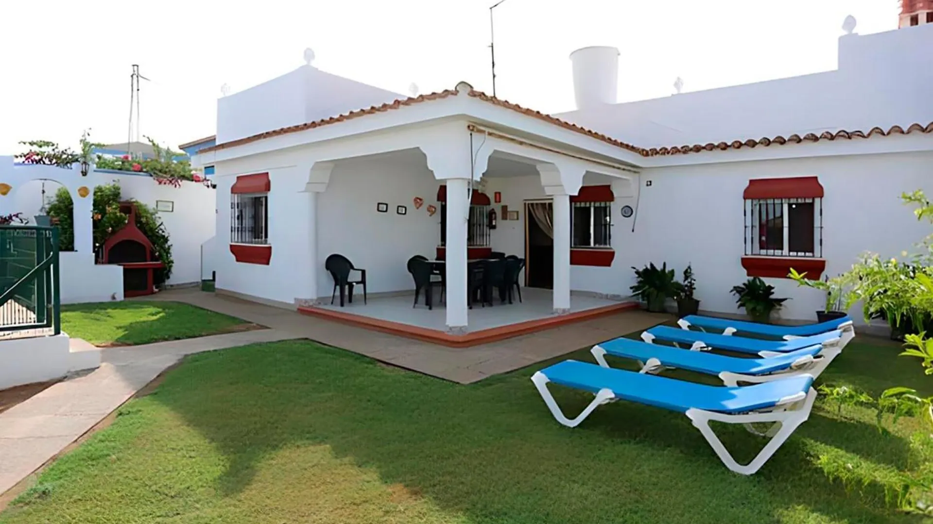 Villa Familiar Con Piscina Privada Y Jardin 科尼尔-德拉弗龙特拉