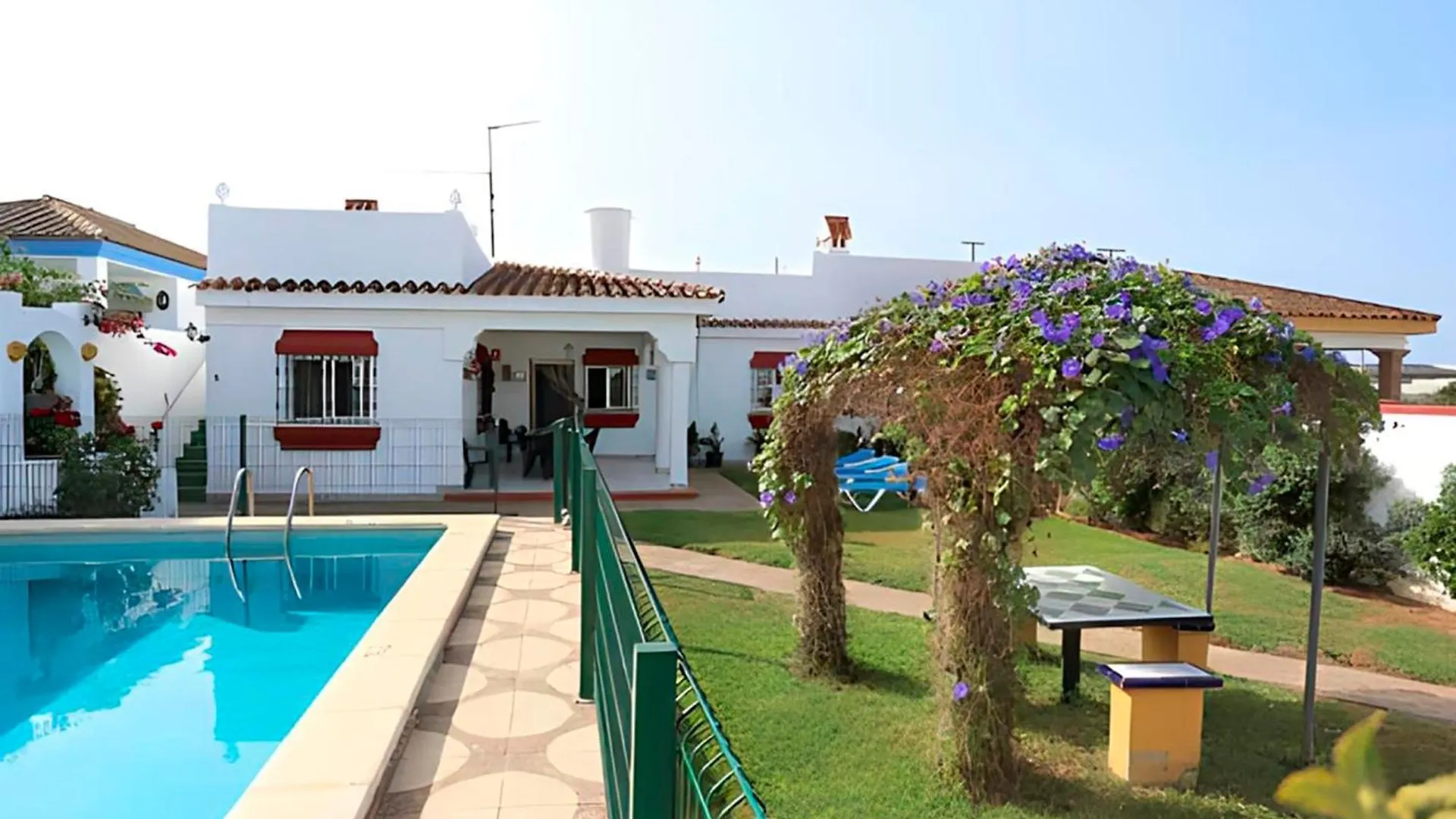 Villa Familiar Con Piscina Privada Y Jardin 科尼尔-德拉弗龙特拉